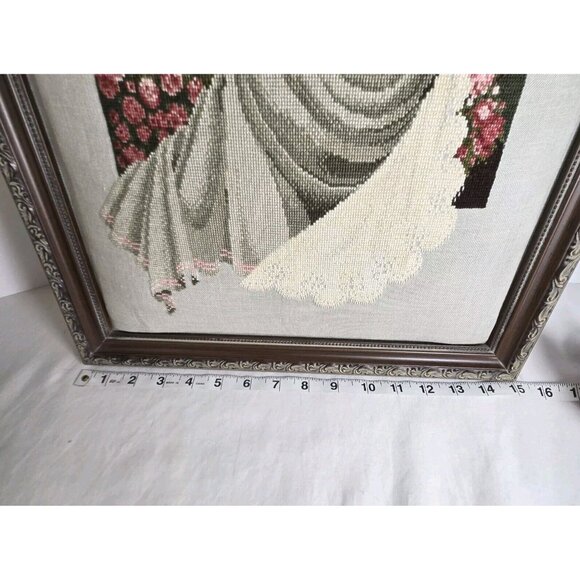 Nantucket Rose Petit Point Beach Lady Embroidery Pillowed Frame 18"x18 vtg - Picture 14 of 15